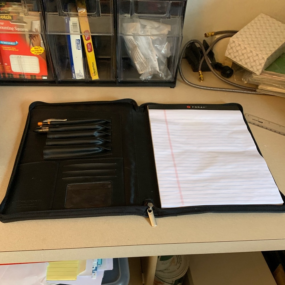 FORAY Bi-Fold Padfolio - Picture 2 of 5